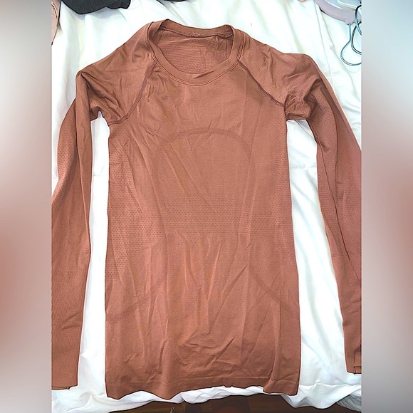 Lululemon swiftly tech ping-sleeve, size 2, dark rose/ nude color - Picture 1 of 3